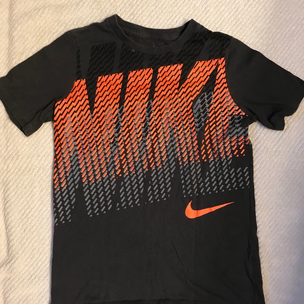 Under Armor and Nike athletic shirts.  8 total. - Picture 8 of 8
